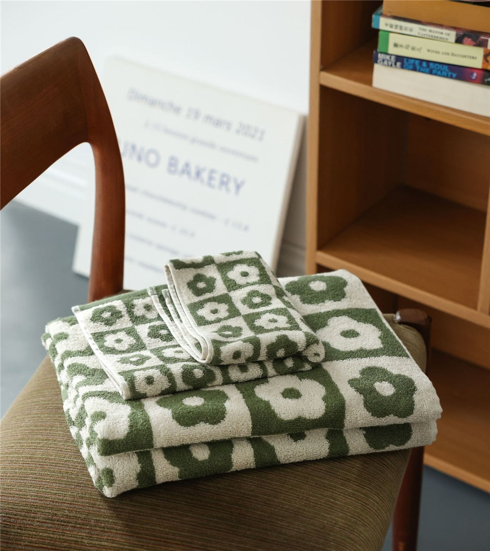 Retro Floral Towel