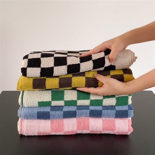 Retro Checkered Towel